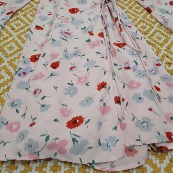 Samsøe Samsøe Britt Floral Wrap Dress in Pink Garden Size Medium Summer Workwear - Picture 2 of 5